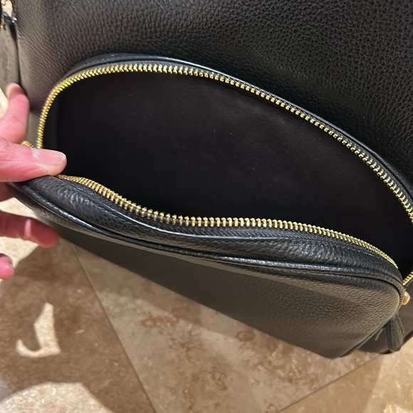 Authentic Coach classic leather black backpack barely used - Picture 6 of 8